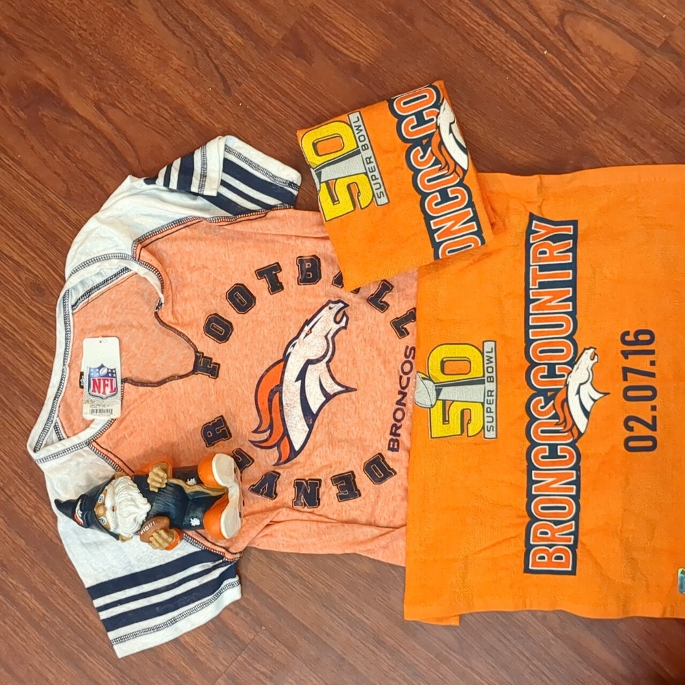 4pcs.Denver Broncos items 1 price
